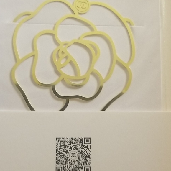 💍+FREE GIFT🎁NWT Beautiful Chanel Accessory👑 - Picture 6 of 6